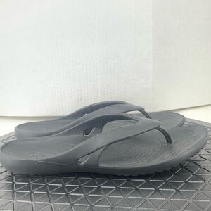Crocs Women Size 8 Sandals Black Rubber Thong Flip Flops Shoes Slip On Water